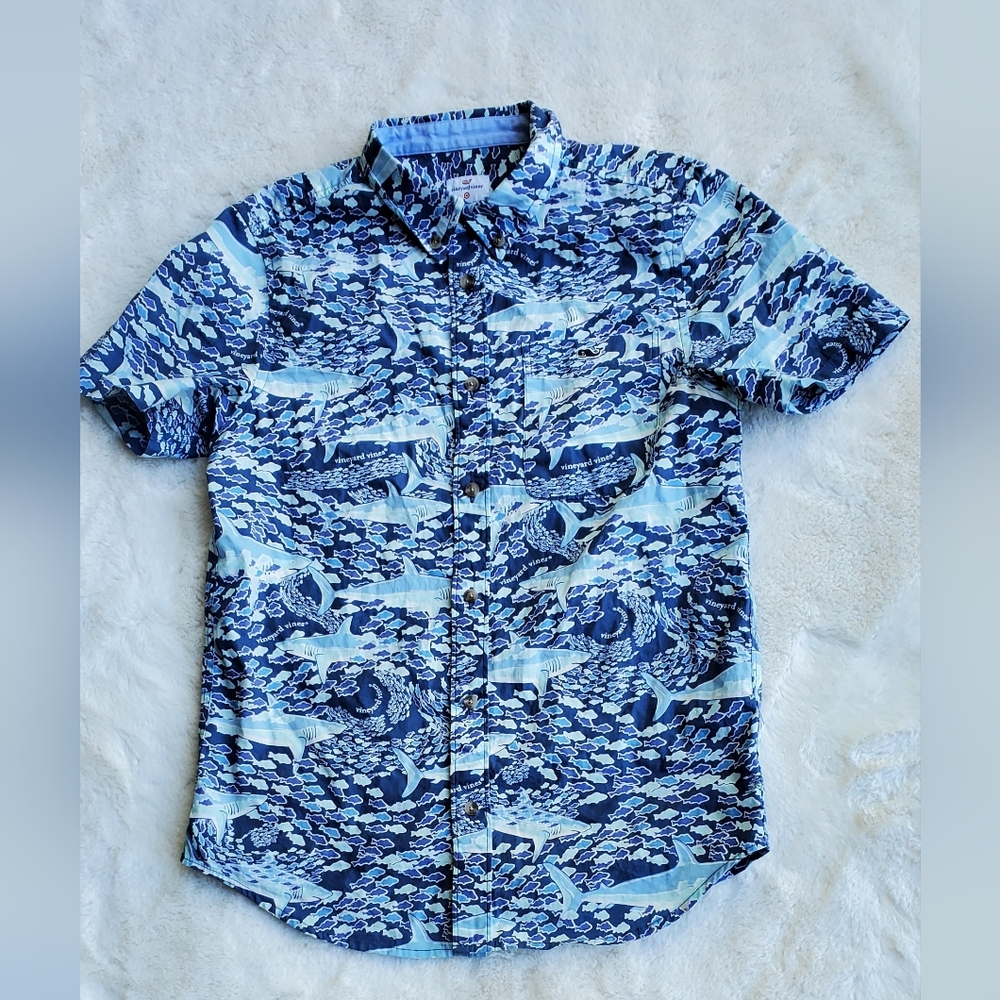 Vineyard Vines button down shirt size 8/10